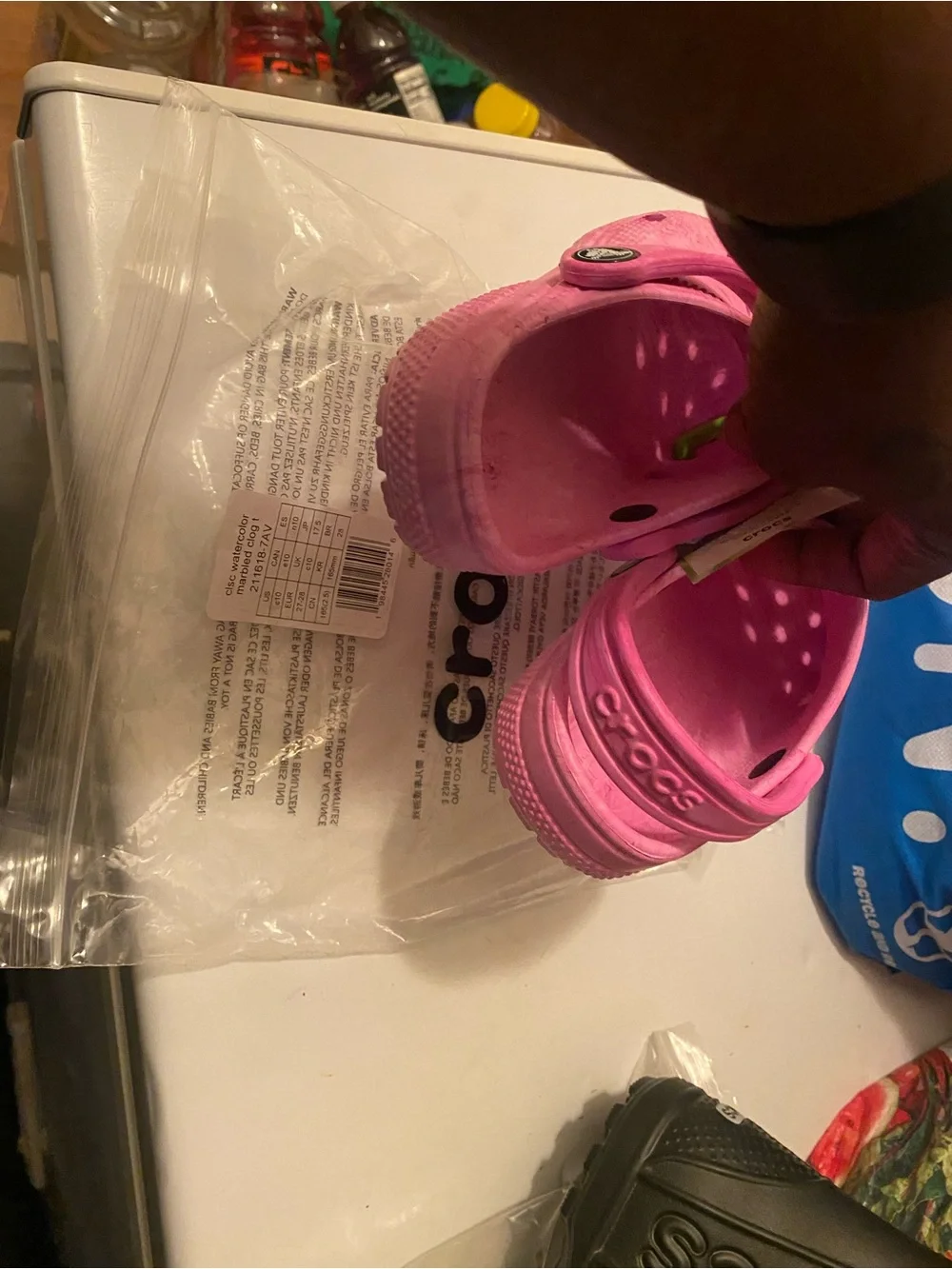 CROCS Kids Classic Clog in Bright Pink